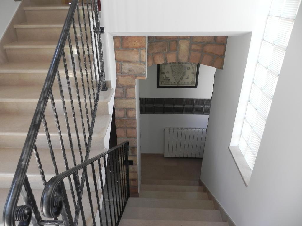 House Mitic Apartment Ровин Екстериор снимка