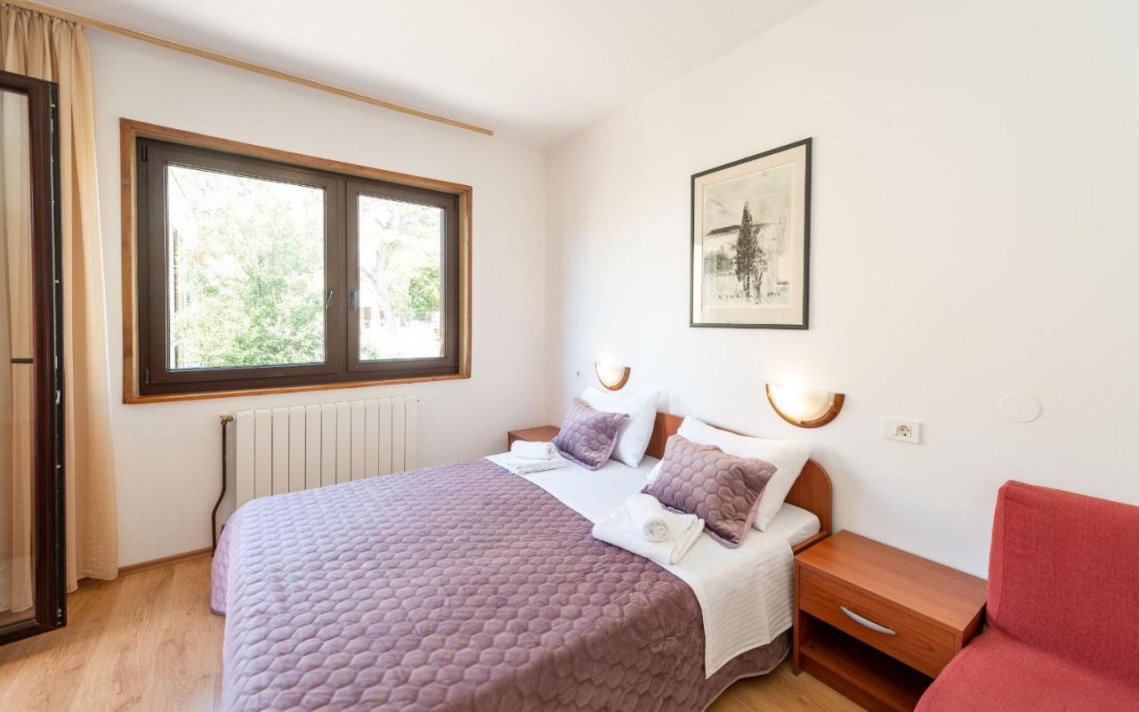 House Mitic Apartment Ровин Екстериор снимка