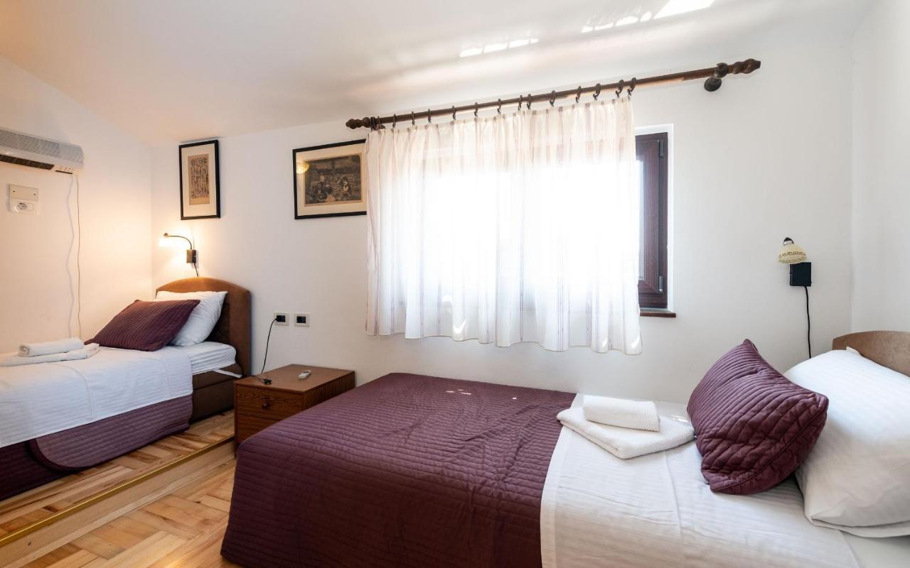 House Mitic Apartment Ровин Екстериор снимка