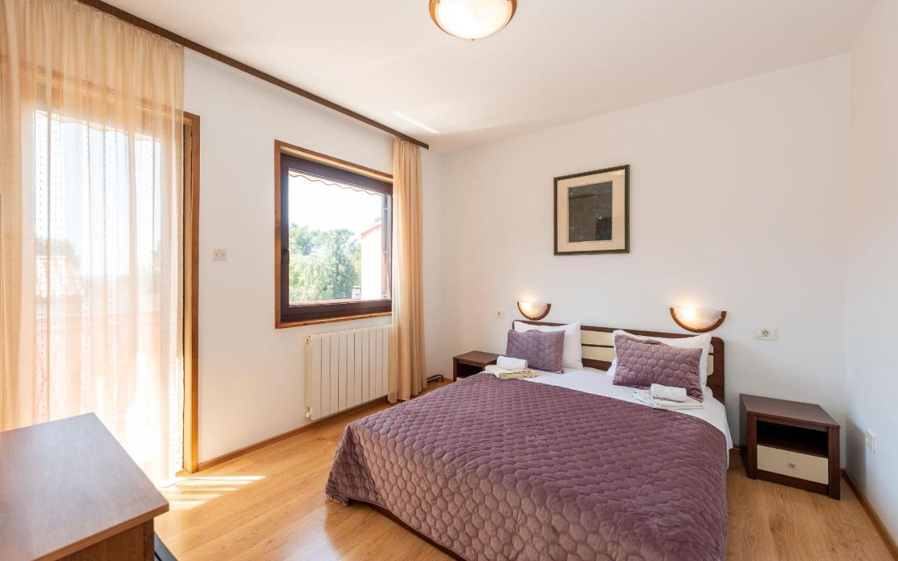 House Mitic Apartment Ровин Екстериор снимка