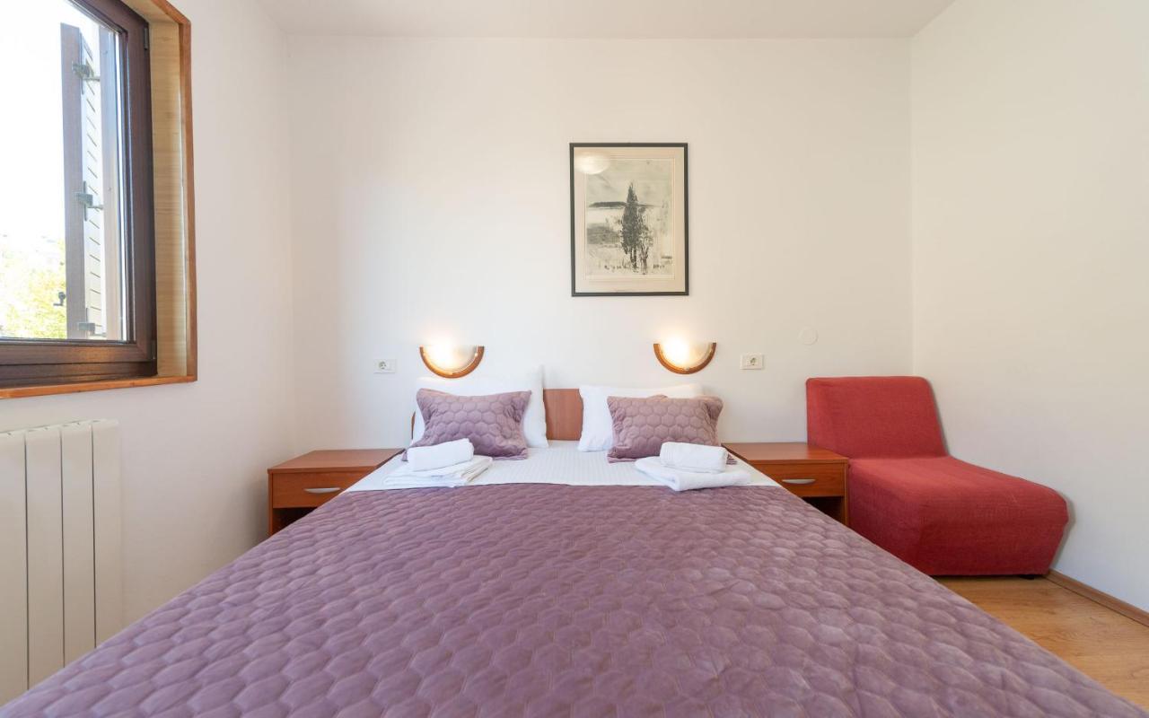 House Mitic Apartment Ровин Екстериор снимка