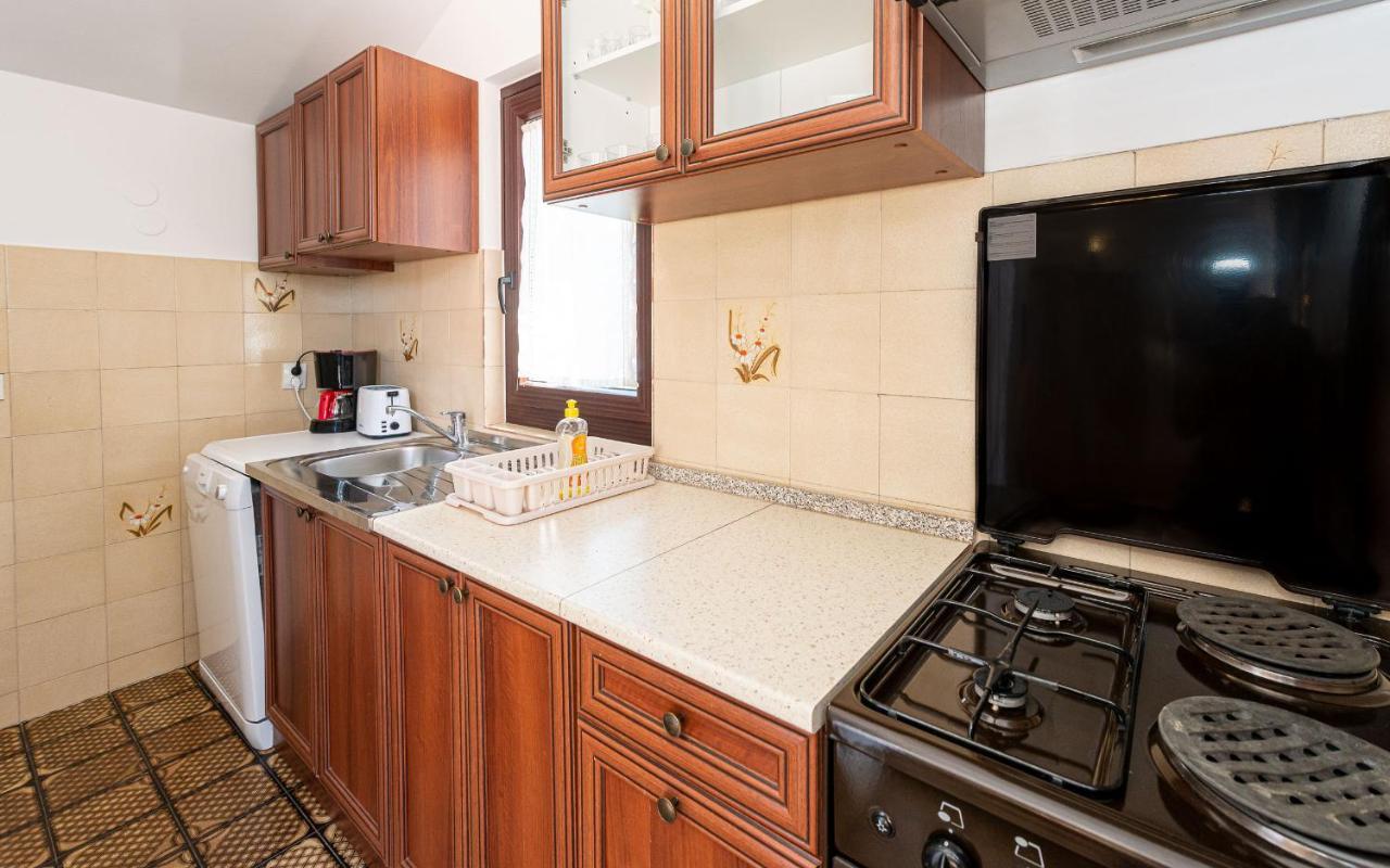 House Mitic Apartment Ровин Екстериор снимка