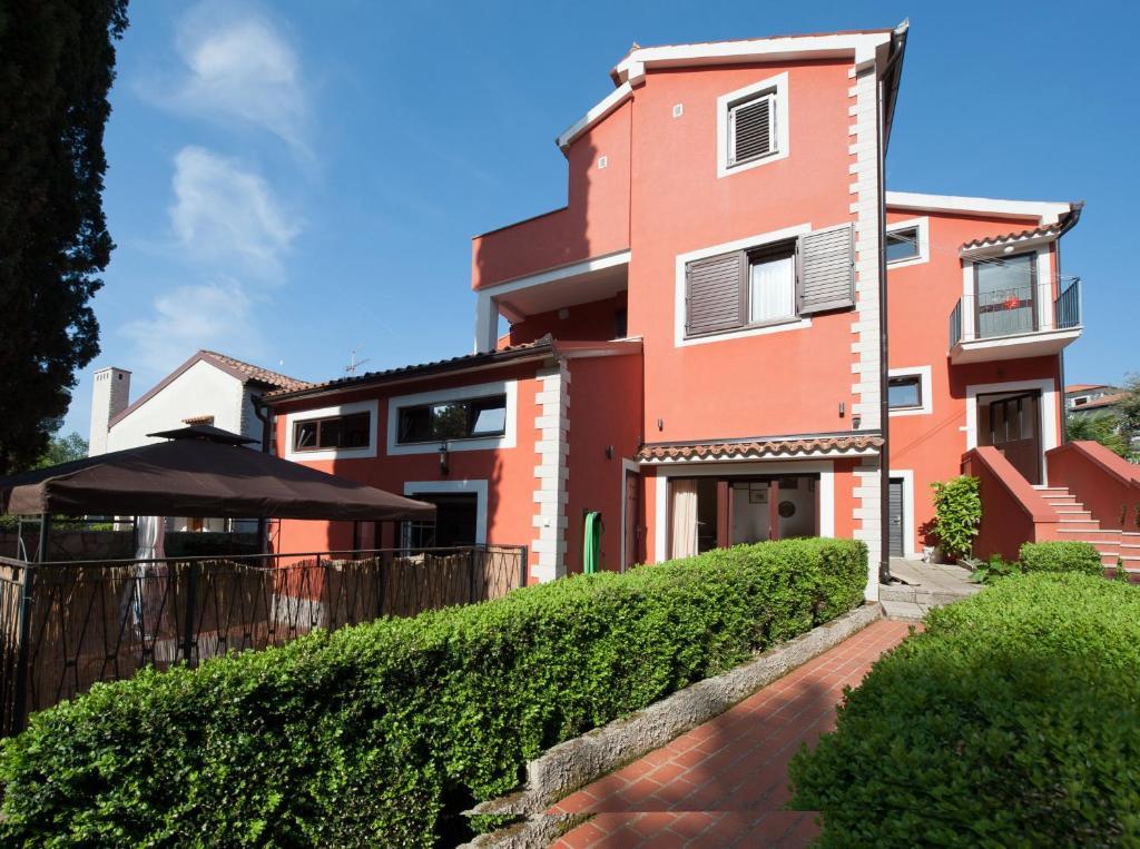 House Mitic Apartment Ровин Екстериор снимка